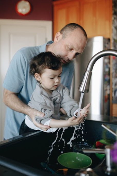 washing hands 